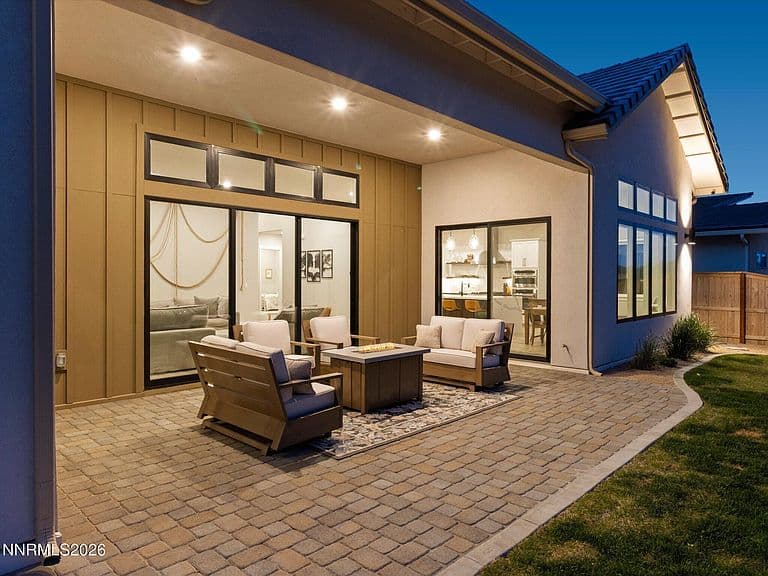 1562 River Hill Way photo 2