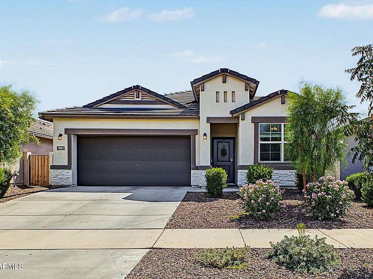 18641 W DESERT HOLLOW Drive photo 1