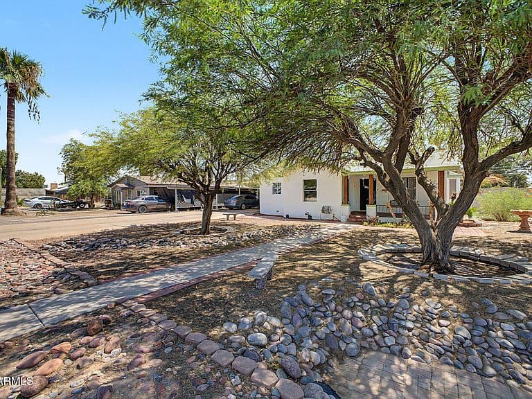 381 W PIMA Avenue photo 4