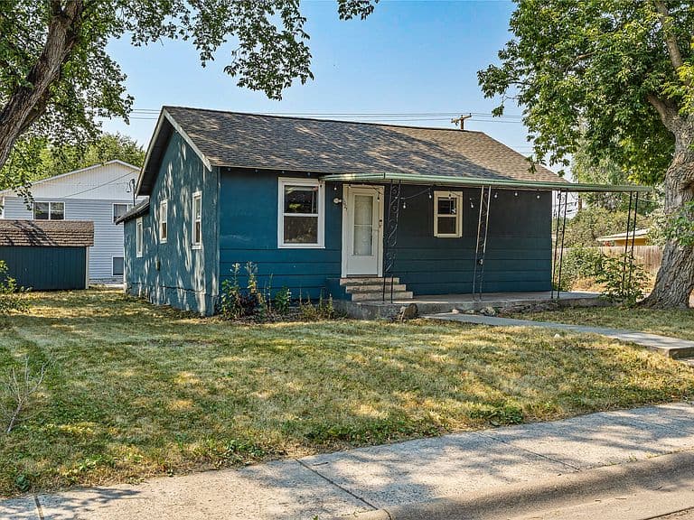 1021 Cooley St photo 2