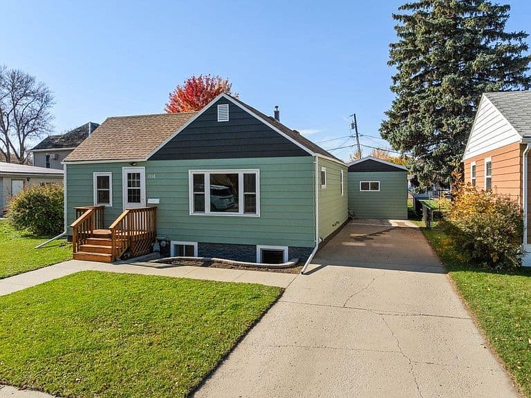 1116 5th St SW photo 2