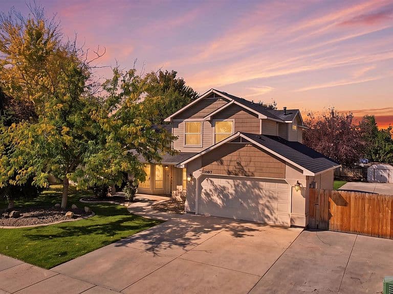 1087 S New Summer Ave photo 1