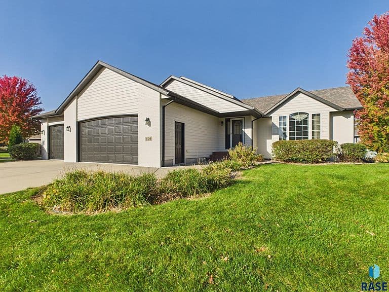 809 S Outlook Dr photo 1