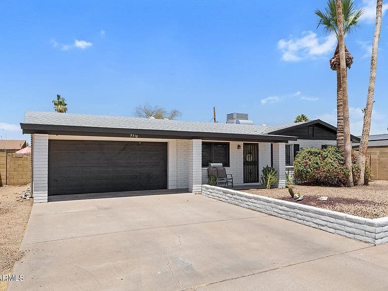 3710 W CARON Street photo 1