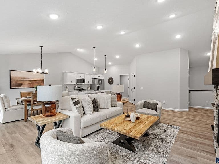 6300 W Goldberg Dr photo 5