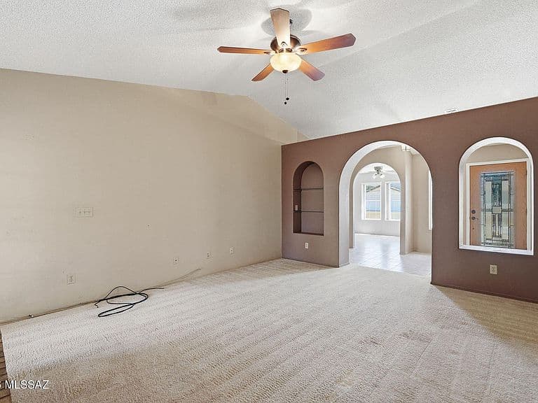 8201 N Tammeron Ct photo 3