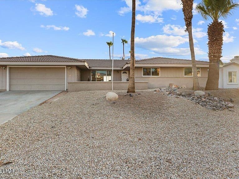 2750 Inca Dr photo 3