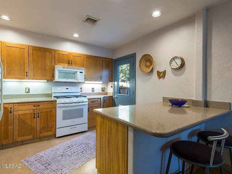 2025 E Silver St photo 5