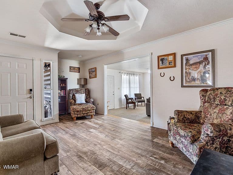 1094 W 7th Ln photo 5