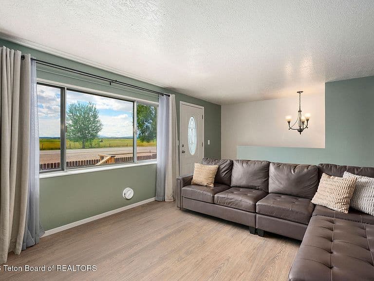 1265 Piney Dr photo 3