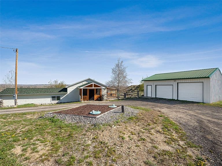 4745 Metzger Rd photo 2
