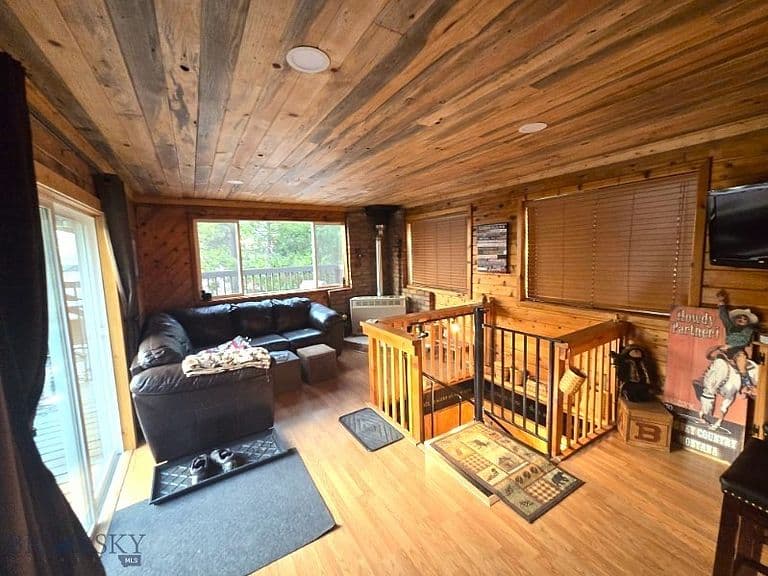19 Greens Ln photo 5