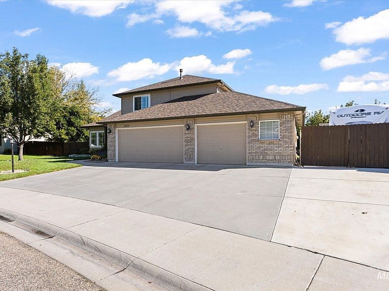 3373 N Summerfield Way photo 4