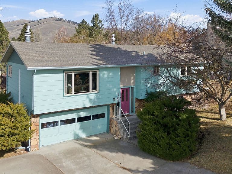 103 Terrace Way photo 1
