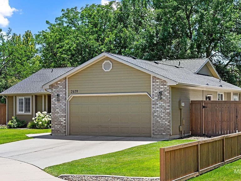 2619 E Apricot Ct photo 4