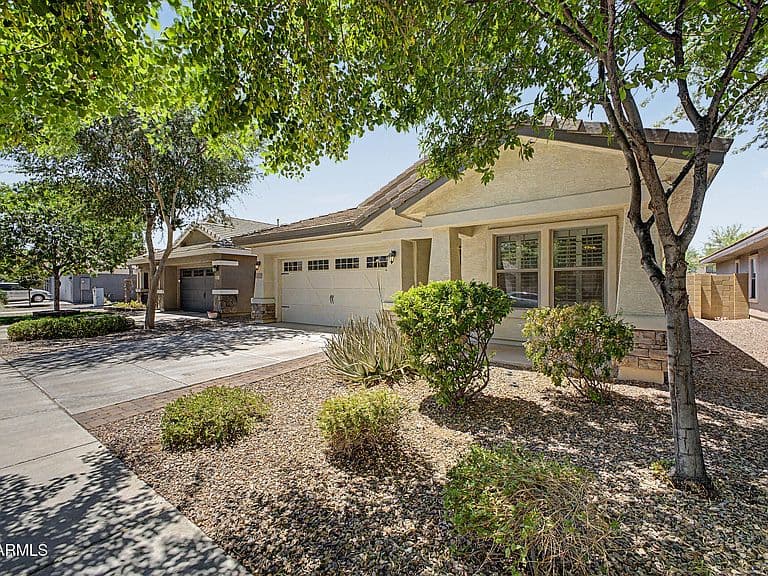 4207 E SANDY Way photo 1