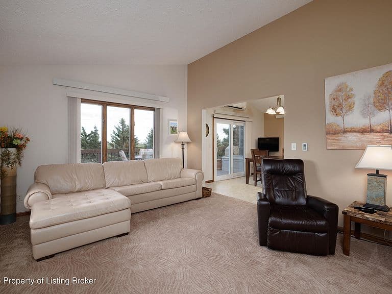 11741 Highway 10 photo 4