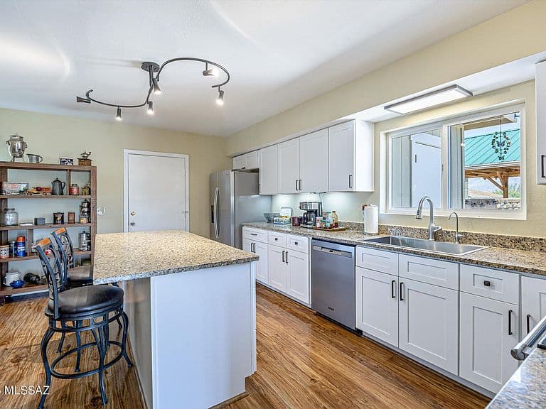 520 N Constitution Dr photo 5