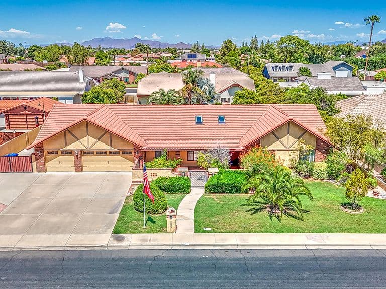 3232 E ELLIS Street photo 1