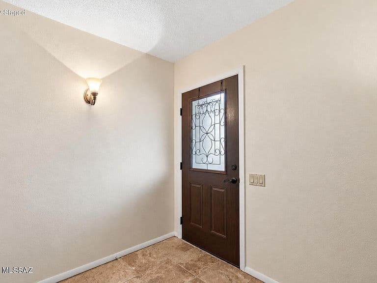 132 E Santa Rebecca Dr photo 2