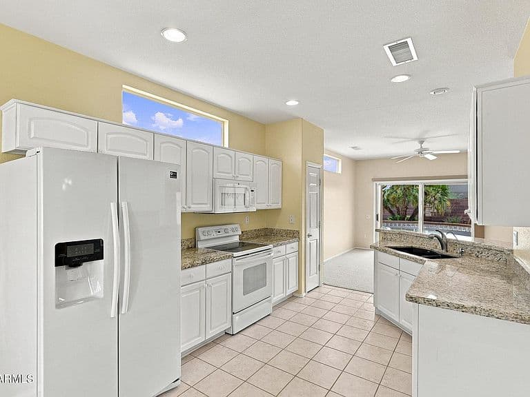 18373 N Shimmer Lane photo 5