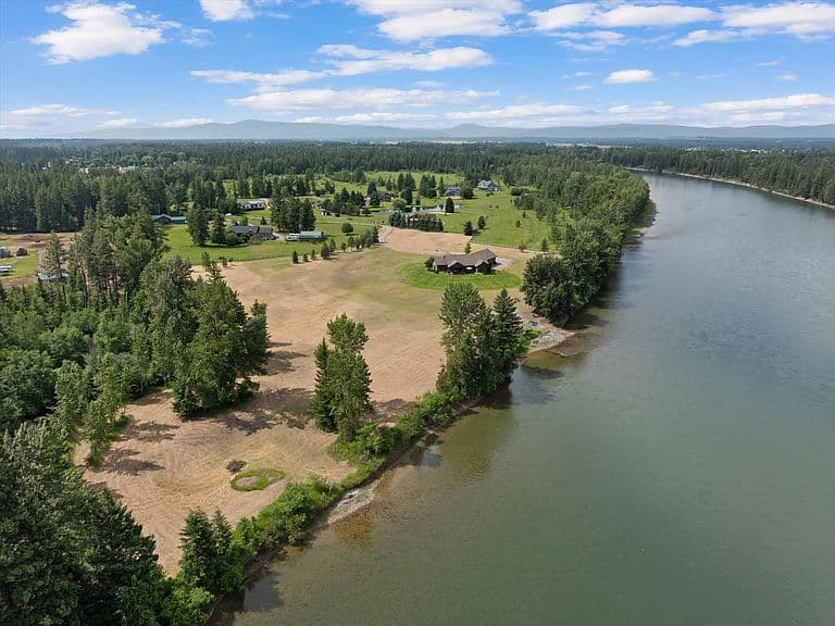 1398 Waters Edge Way photo 3