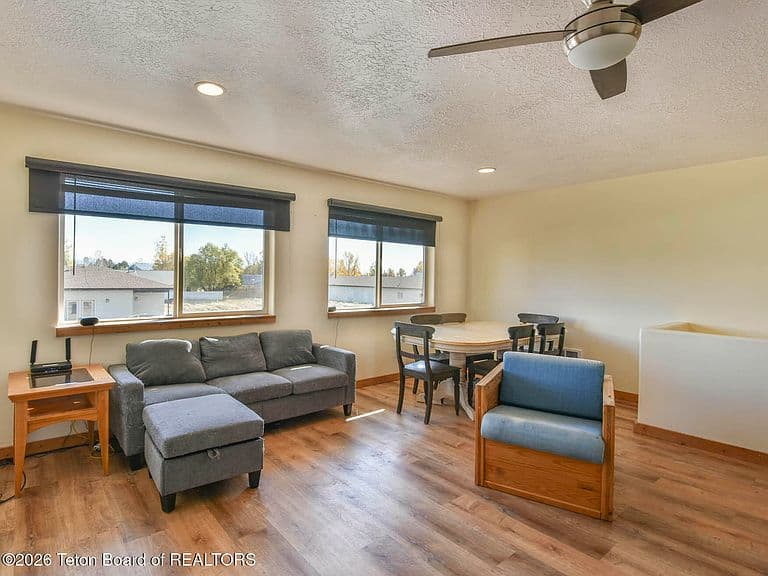 378 Cole Ave photo 5
