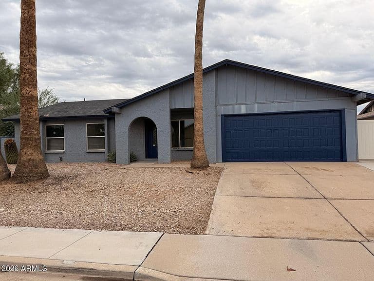 3041 S DATE Street photo 1