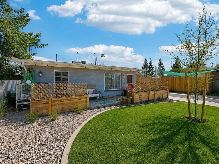 318 S TERRY Circle photo 1