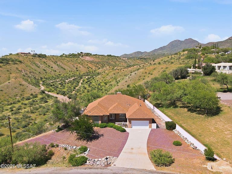 1242 Vista Ct photo 2