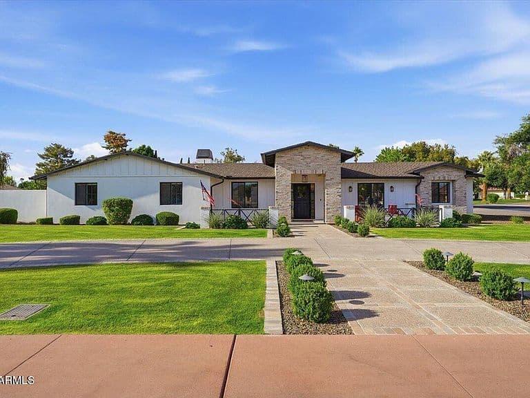 180 E BIRD Lane photo 3