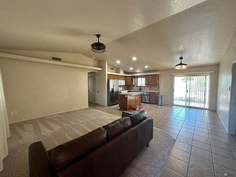 11816 E Omega Ln photo 3