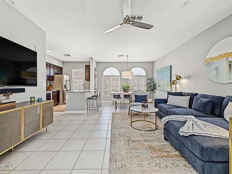 240 W JUNIPER Avenue #1040 photo 1