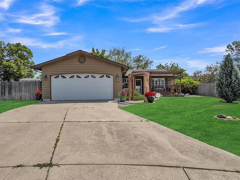 1704 N Trellis Ct photo 3