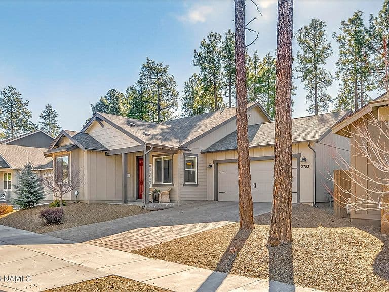 2753 W Windtree Dr photo 2