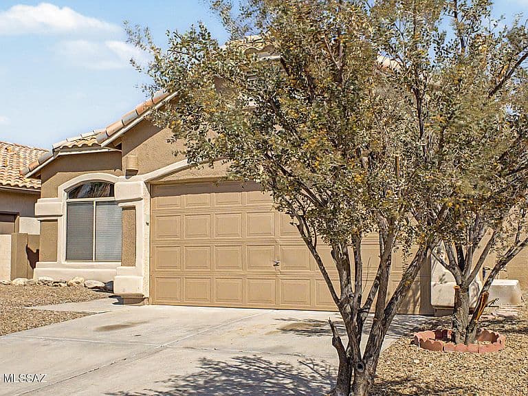 7932 N Panamint Dr photo 4