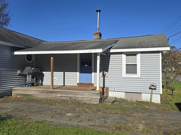 473 Elm Street photo 2