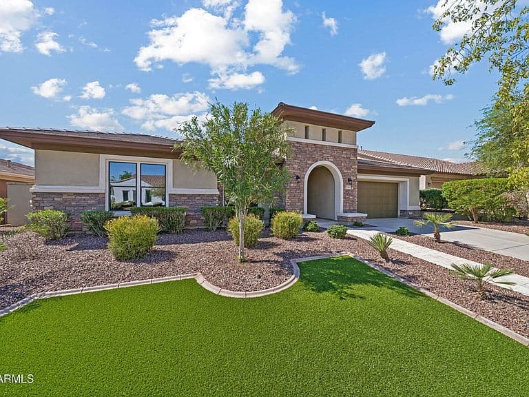 20459 W Summit Place photo 3