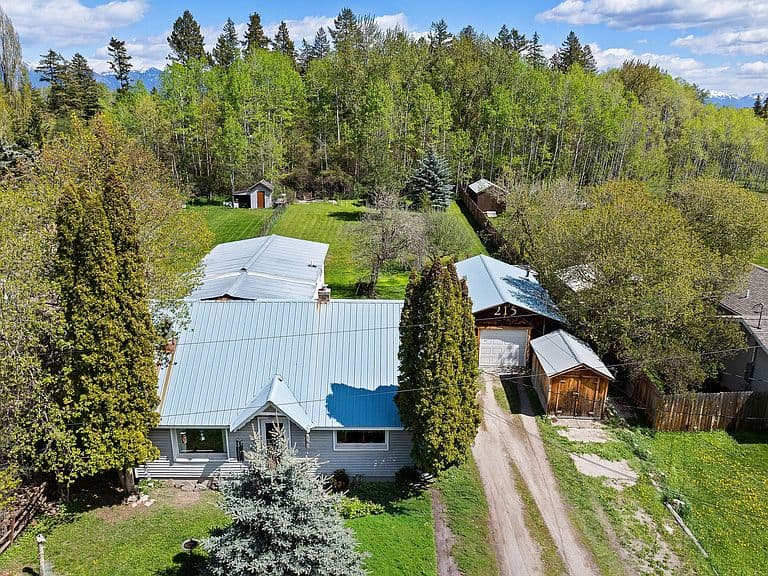215 Caroline Rd photo 1