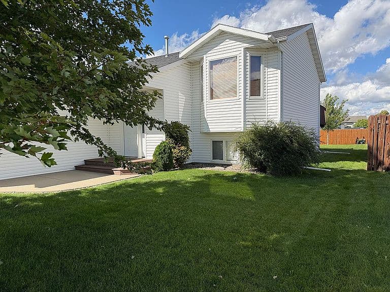 152 Dolan Dr photo 1