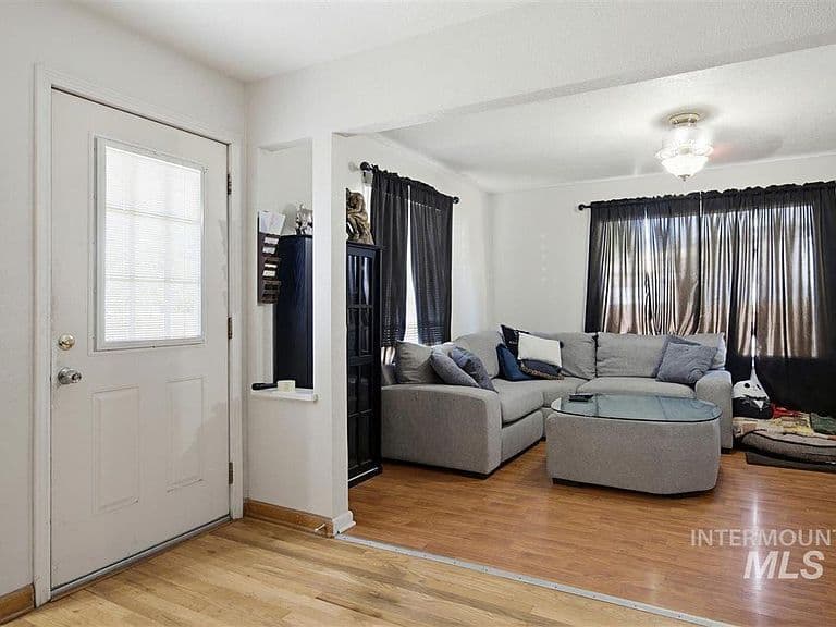 939 W Owyhee St photo 3