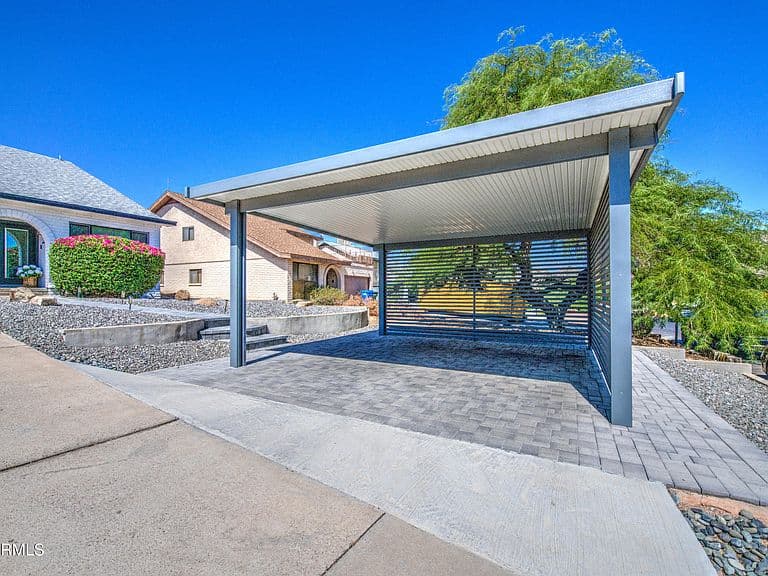 1214 E DESERT COVE Avenue photo 4