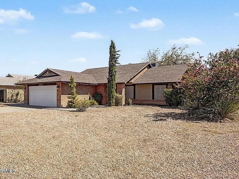 3215 W PARADISE Lane photo 2