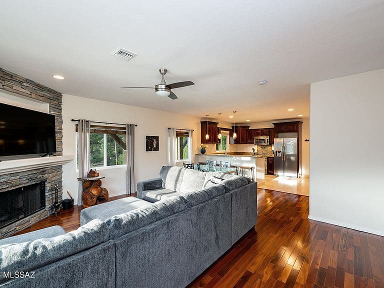 12809 N Ray Ave photo 3