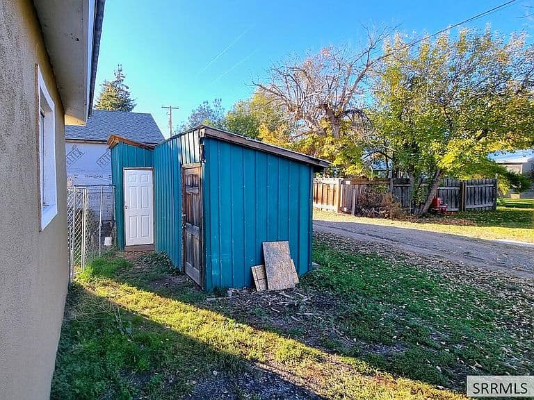 268 10th St photo 3
