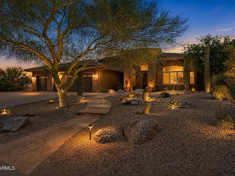 9576 E BALANCING ROCK Road photo 2