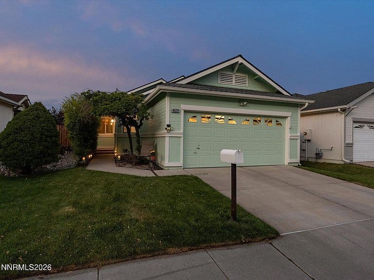 4572 Creekside Cir photo 1