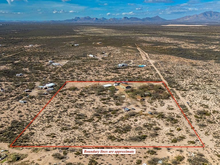 1886 E Robins Roost Trl photo 2