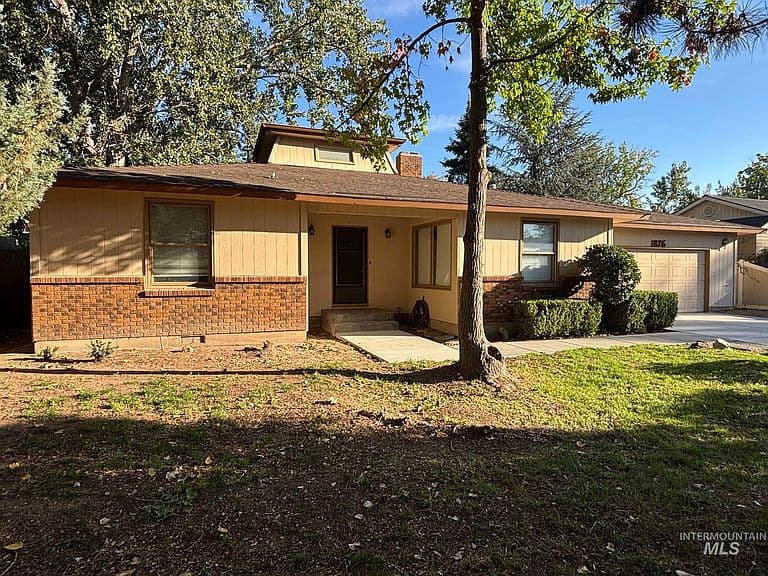 1876 W Malad Ln photo 2