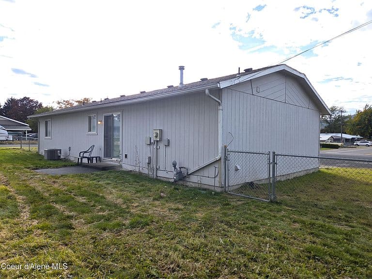 302 W 12th Ave photo 3